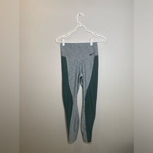 Nike yoga pants women’s size small slim fit joggers high waisted gray/ green